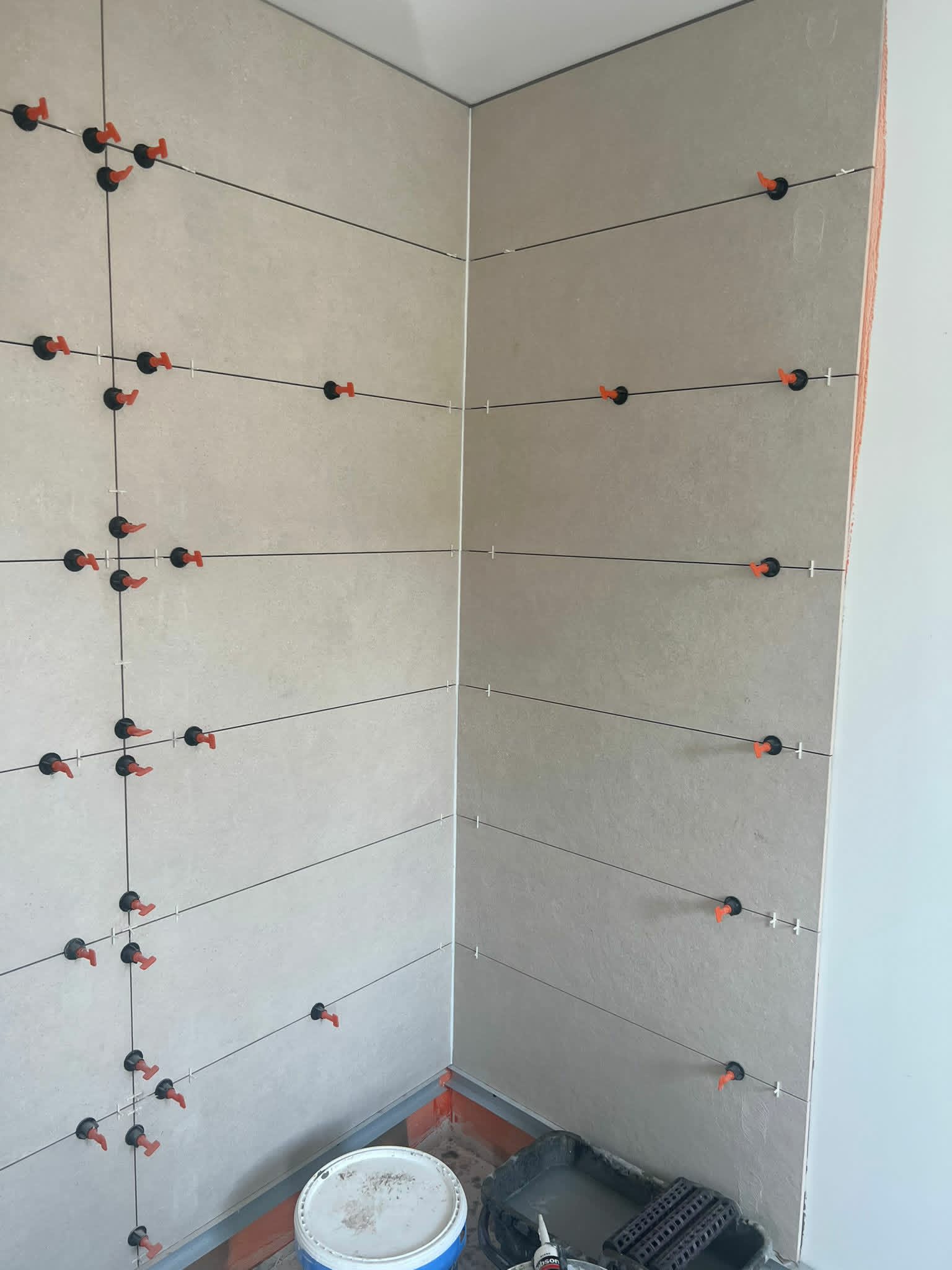 Pose de toilette suspendue (3/3)